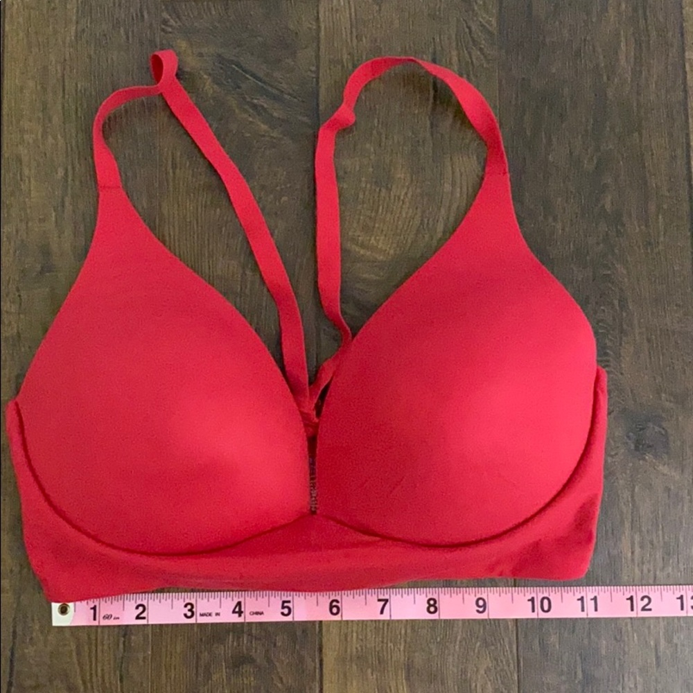 Victoria’s Secret lightly lined plunge bra